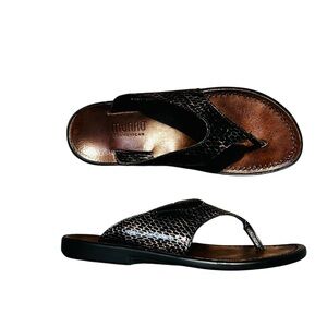 Munro Croc-Embossed  Brown leather Slides